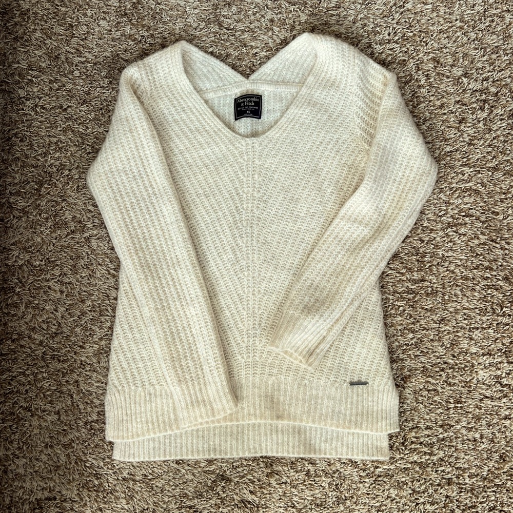 Abercrombie xs V neck sweater